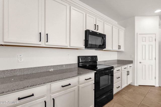 22472 E SONOQUI Boulevard, Queen Creek, AZ 85142