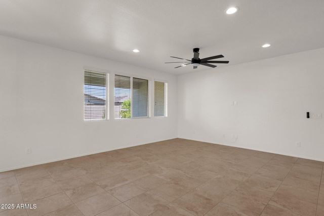 22472 E SONOQUI Boulevard, Queen Creek, AZ 85142
