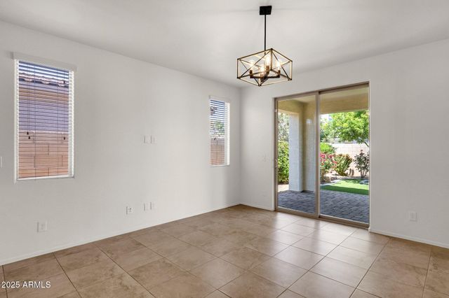 22472 E SONOQUI Boulevard, Queen Creek, AZ 85142