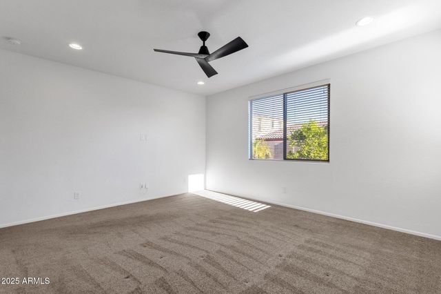 22472 E SONOQUI Boulevard, Queen Creek, AZ 85142