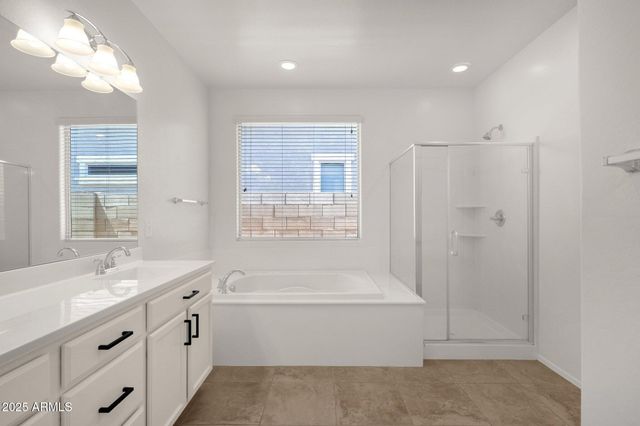 22472 E SONOQUI Boulevard, Queen Creek, AZ 85142