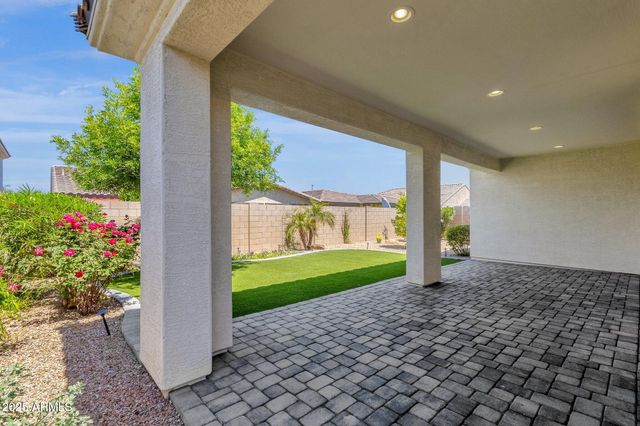 22472 E SONOQUI Boulevard, Queen Creek, AZ 85142