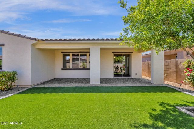 22472 E SONOQUI Boulevard, Queen Creek, AZ 85142