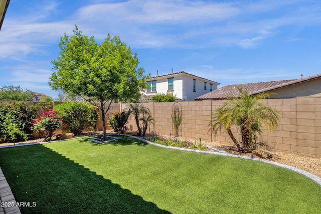22472 E SONOQUI Boulevard, Queen Creek, AZ 85142