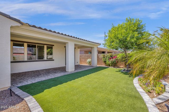 22472 E SONOQUI Boulevard, Queen Creek, AZ 85142