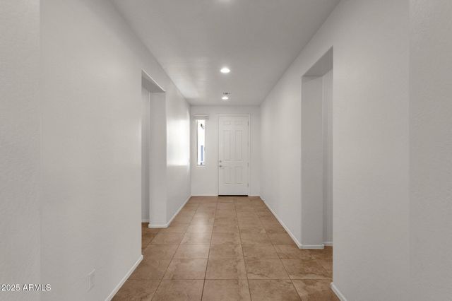 22472 E SONOQUI Boulevard, Queen Creek, AZ 85142