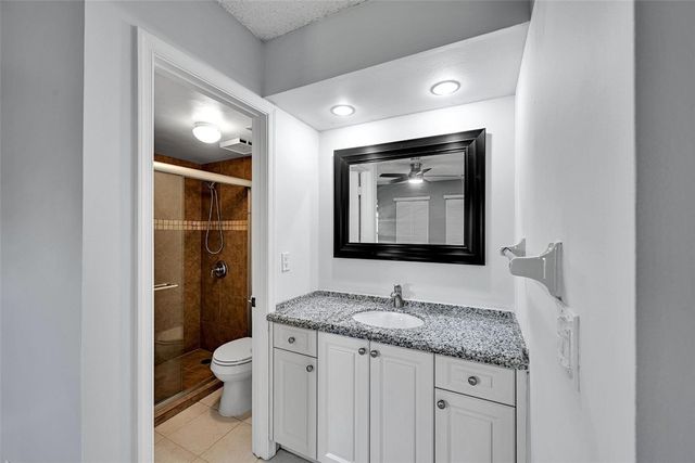 906 Twin Lakes Drive 8-J, Coral Springs, FL 33071