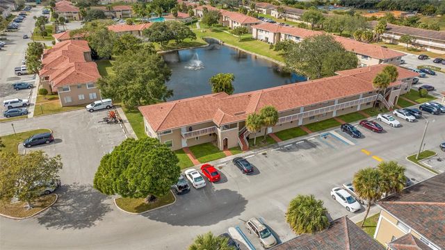 906 Twin Lakes Drive 8-J, Coral Springs, FL 33071