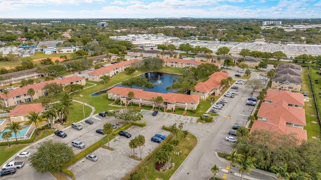 906 Twin Lakes Drive 8-J, Coral Springs, FL 33071