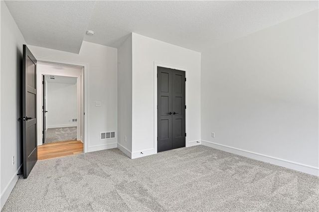 24999 W 98th Place, Lenexa, KS 66227