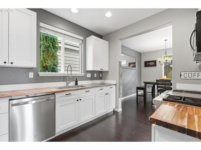 3690 Se STARLING Pl, Hillsboro, OR 97123