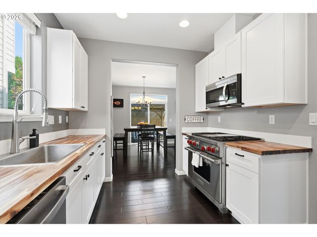 3690 Se STARLING Pl, Hillsboro, OR 97123