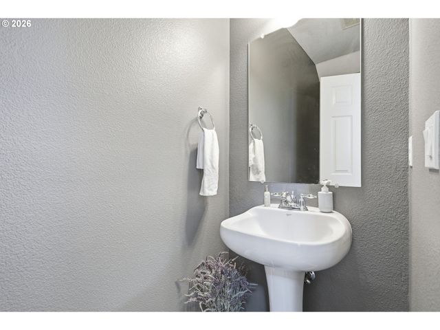 3690 Se STARLING Pl, Hillsboro, OR 97123