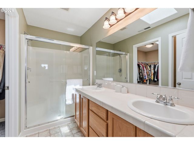 3690 Se STARLING Pl, Hillsboro, OR 97123