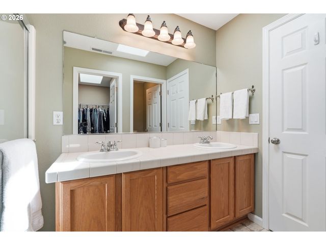 3690 Se STARLING Pl, Hillsboro, OR 97123