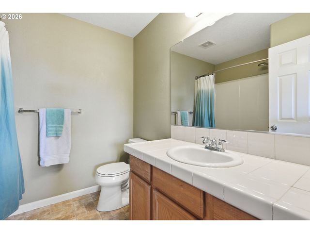 3690 Se STARLING Pl, Hillsboro, OR 97123