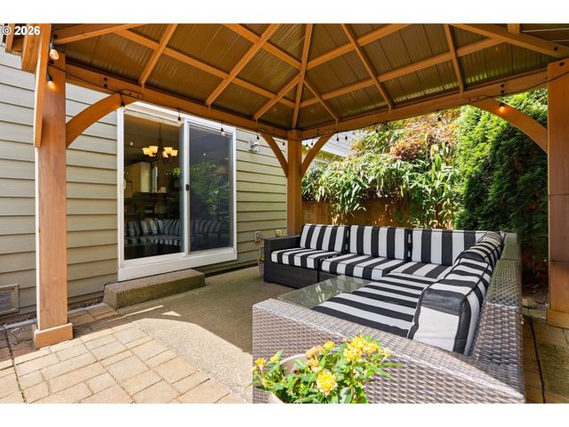3690 Se STARLING Pl, Hillsboro, OR 97123