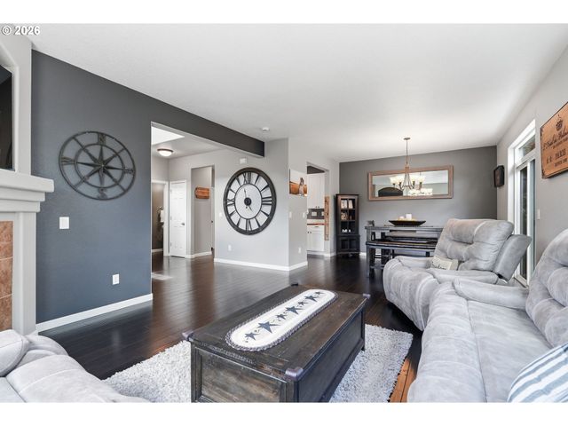 3690 Se STARLING Pl, Hillsboro, OR 97123
