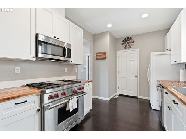 3690 Se STARLING Pl, Hillsboro, OR 97123