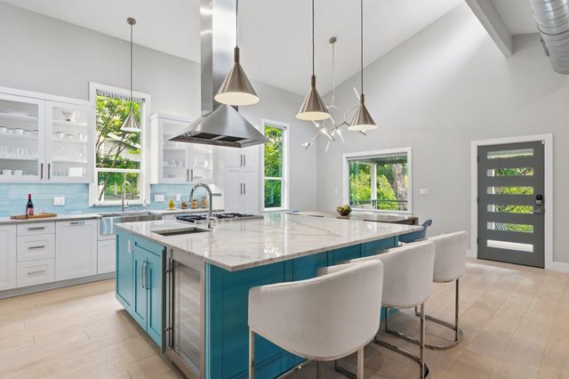708 Upson ST, Austin, TX 78703