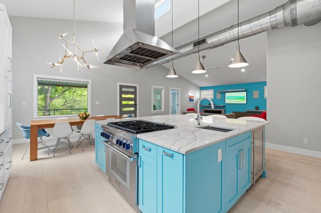 708 Upson ST, Austin, TX 78703