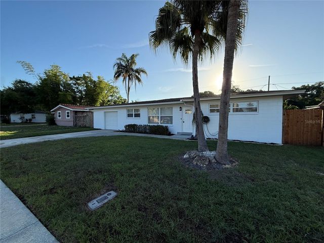 15573 BEDFORD CIRCLE E, Clearwater, FL 33764