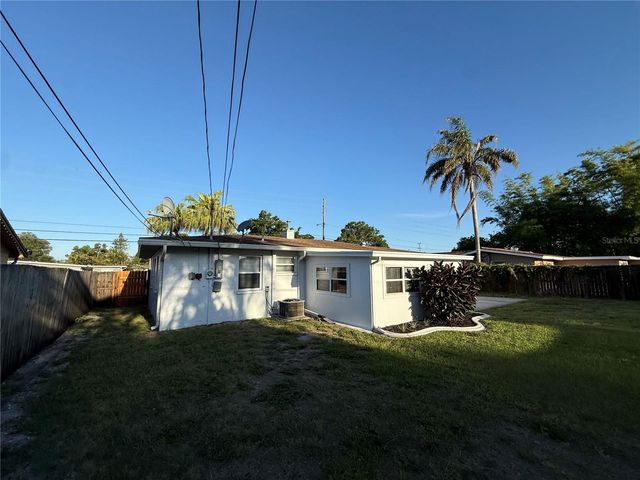 15573 BEDFORD CIRCLE E, Clearwater, FL 33764