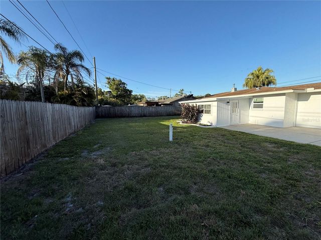 15573 BEDFORD CIRCLE E, Clearwater, FL 33764