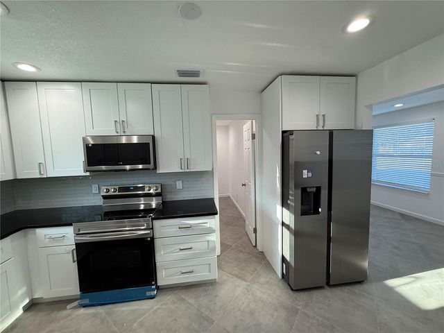 15573 BEDFORD CIRCLE E, Clearwater, FL 33764