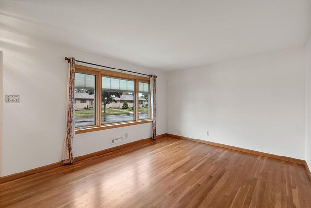 6501 S 19th STREET, Milwaukee, WI 53221