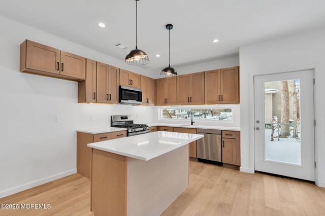 211 De Witt Avenue, Asbury Park, NJ 07712