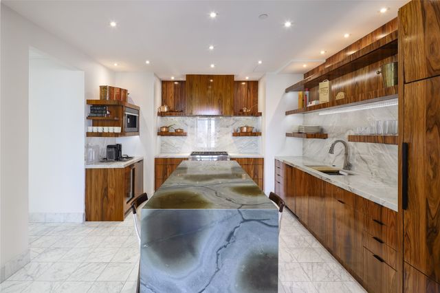 2525 N PEARL Street 1601A, Dallas, TX 75201