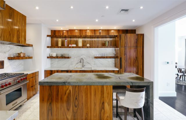 2525 N PEARL Street 1601A, Dallas, TX 75201