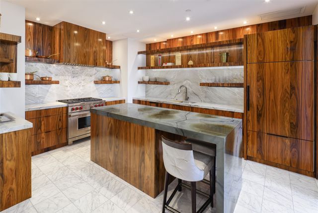 2525 N PEARL Street 1601A, Dallas, TX 75201