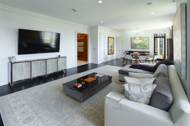 2525 N PEARL Street 1601A, Dallas, TX 75201