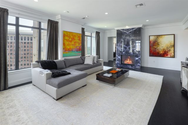 2525 N PEARL Street 1601A, Dallas, TX 75201