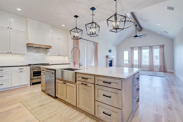 101 Pont Neuf Court, Edmond, OK 73034