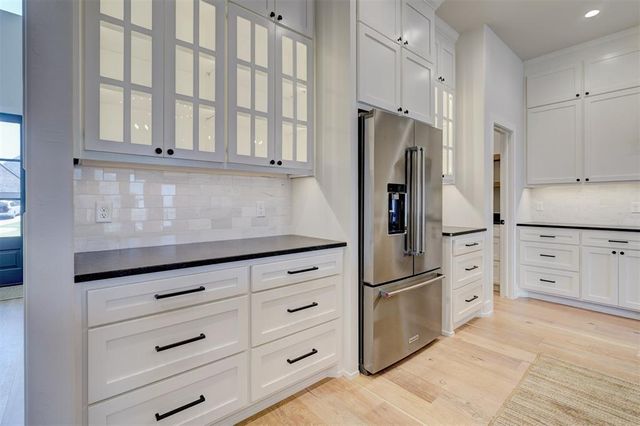 101 Pont Neuf Court, Edmond, OK 73034