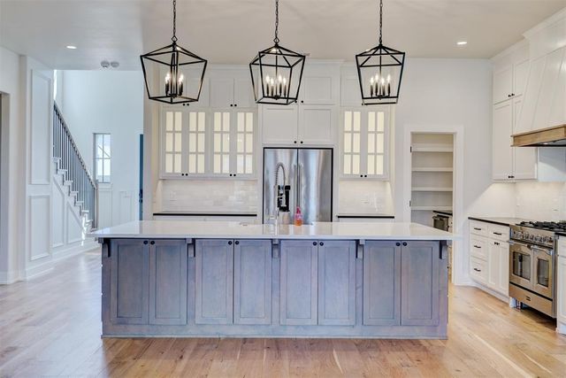 101 Pont Neuf Court, Edmond, OK 73034