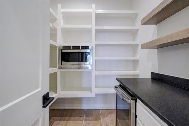 101 Pont Neuf Court, Edmond, OK 73034