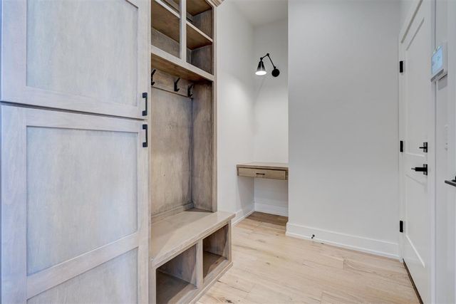 101 Pont Neuf Court, Edmond, OK 73034