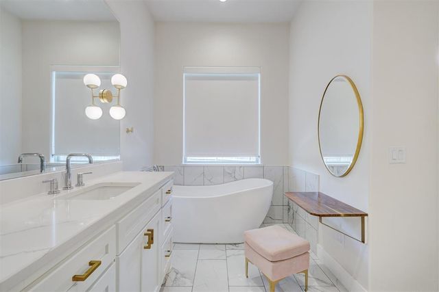 101 Pont Neuf Court, Edmond, OK 73034