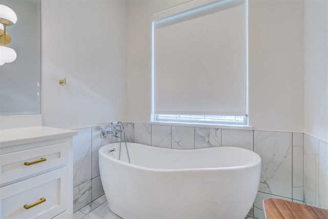 101 Pont Neuf Court, Edmond, OK 73034