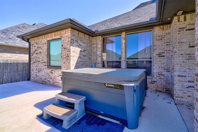 101 Pont Neuf Court, Edmond, OK 73034