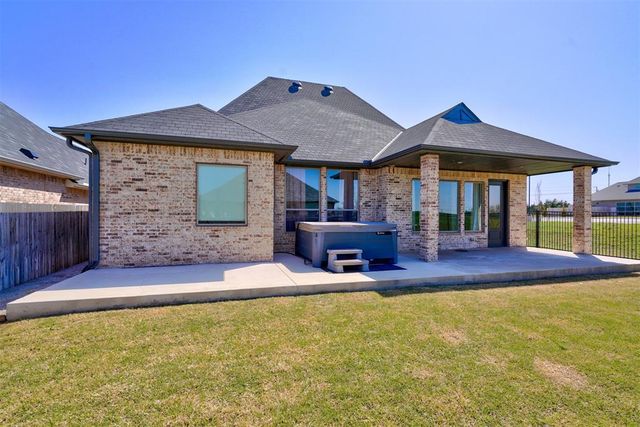 101 Pont Neuf Court, Edmond, OK 73034