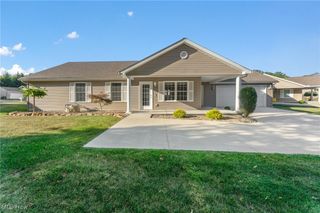 603 S Raccoon Road 14, Austintown, OH 44515
