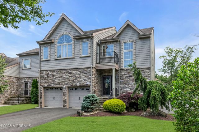 118 Pelican Court, Marlboro, NJ 07746