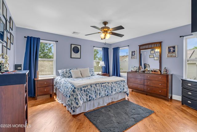 118 Pelican Court, Marlboro, NJ 07746