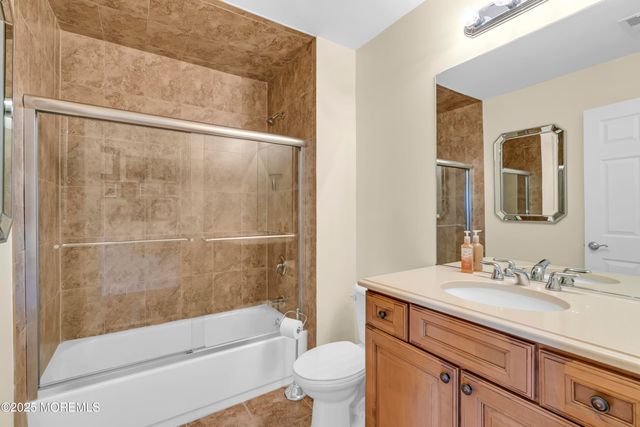 118 Pelican Court, Marlboro, NJ 07746