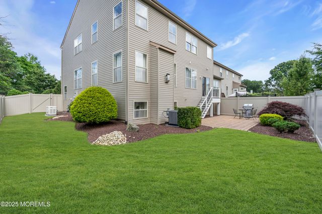 118 Pelican Court, Marlboro, NJ 07746